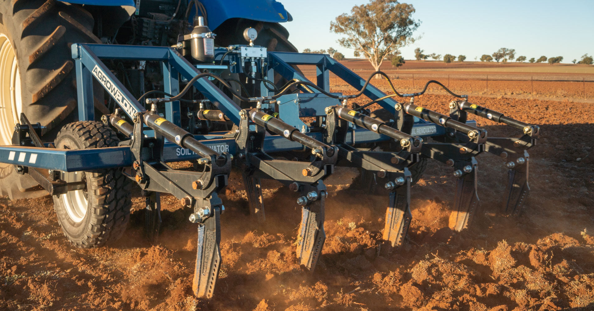 Shank assembly with hydraulic recoil in soil