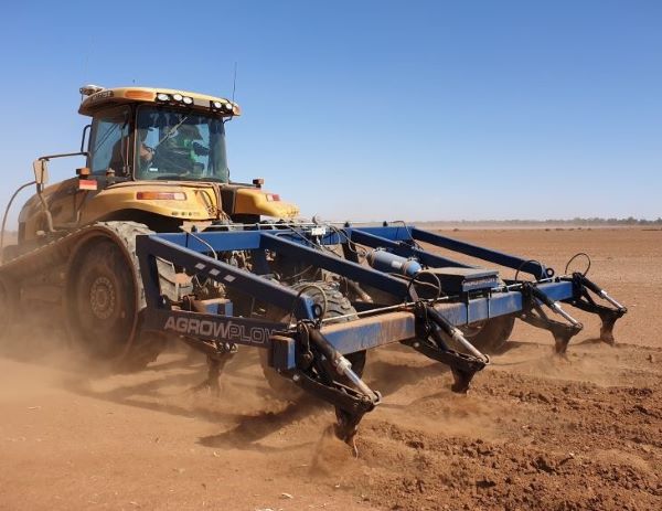 Agrowplow AP71 ripping in sandy soil