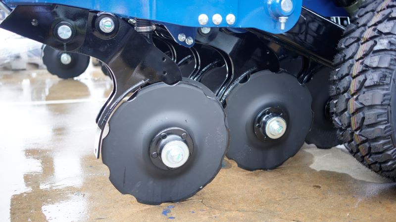 Agrowdrill double disc unit with fluted disc and plain disc