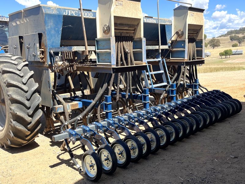 press wheel bar retrofitted to JPC2000 Agrowdrill